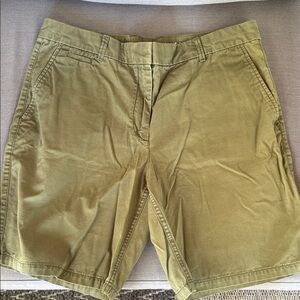 Gap boyfriend roll-up army green shorts size 10